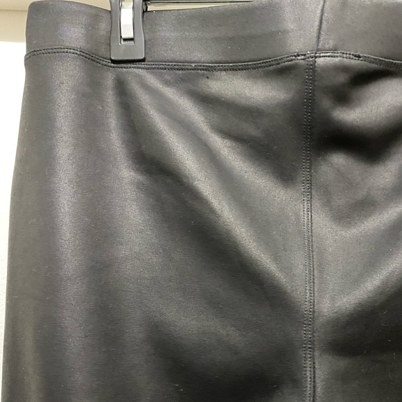 Express Vegan Leather Leggings - Picture 4 of 4